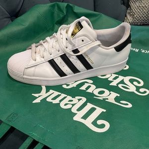 Mens adidas superstar white & black great condition